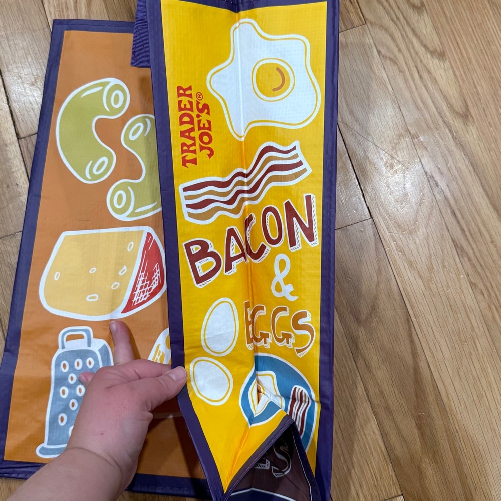 Trader Joe's Mac & Cheese PB&J Comfort Food Reusable Grocery Shopping Bag NWT - Picture 3 of 5